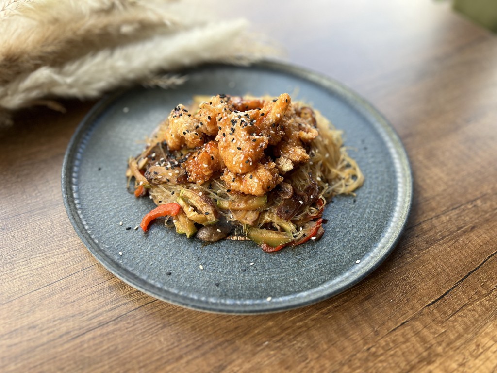 Thai pasta with sweet chili chicken