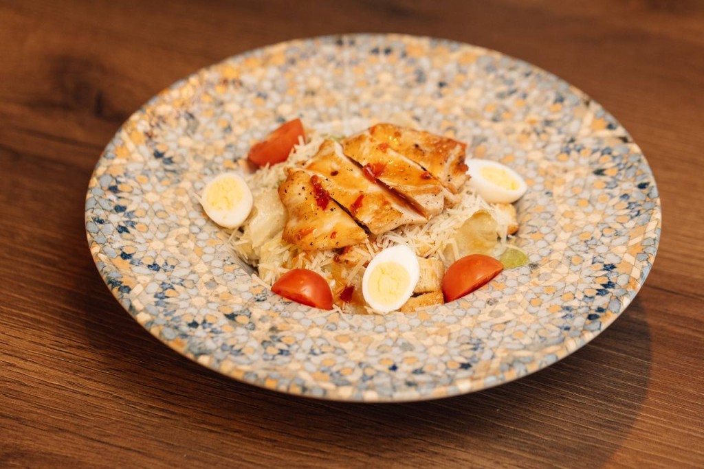 Caesar salad with chicken